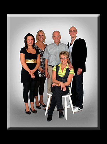 Färgbild familjefoto  © Eric Hammerin