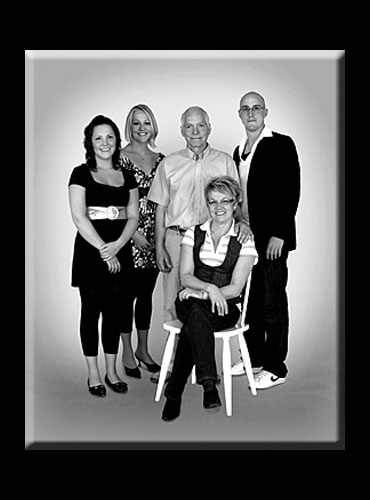 Svartvit bild familj  © Eric Hammerin